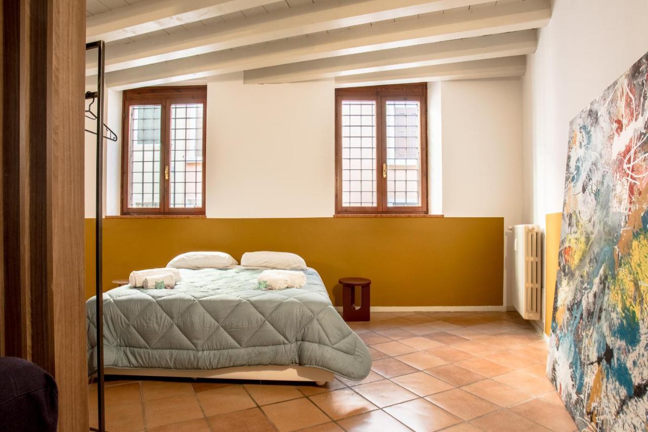 Arena, Center, Hospital - "The Yellow" Apartment Verona Ngoại thất bức ảnh