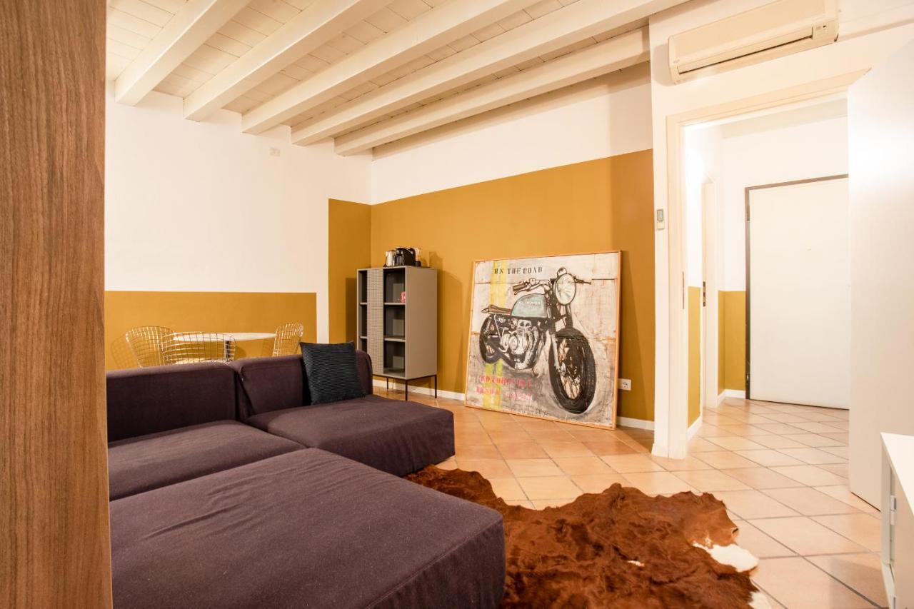 Arena, Center, Hospital - "The Yellow" Apartment Verona Ngoại thất bức ảnh