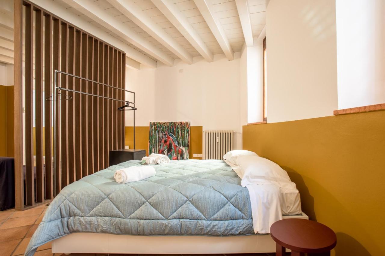 Arena, Center, Hospital - "The Yellow" Apartment Verona Ngoại thất bức ảnh